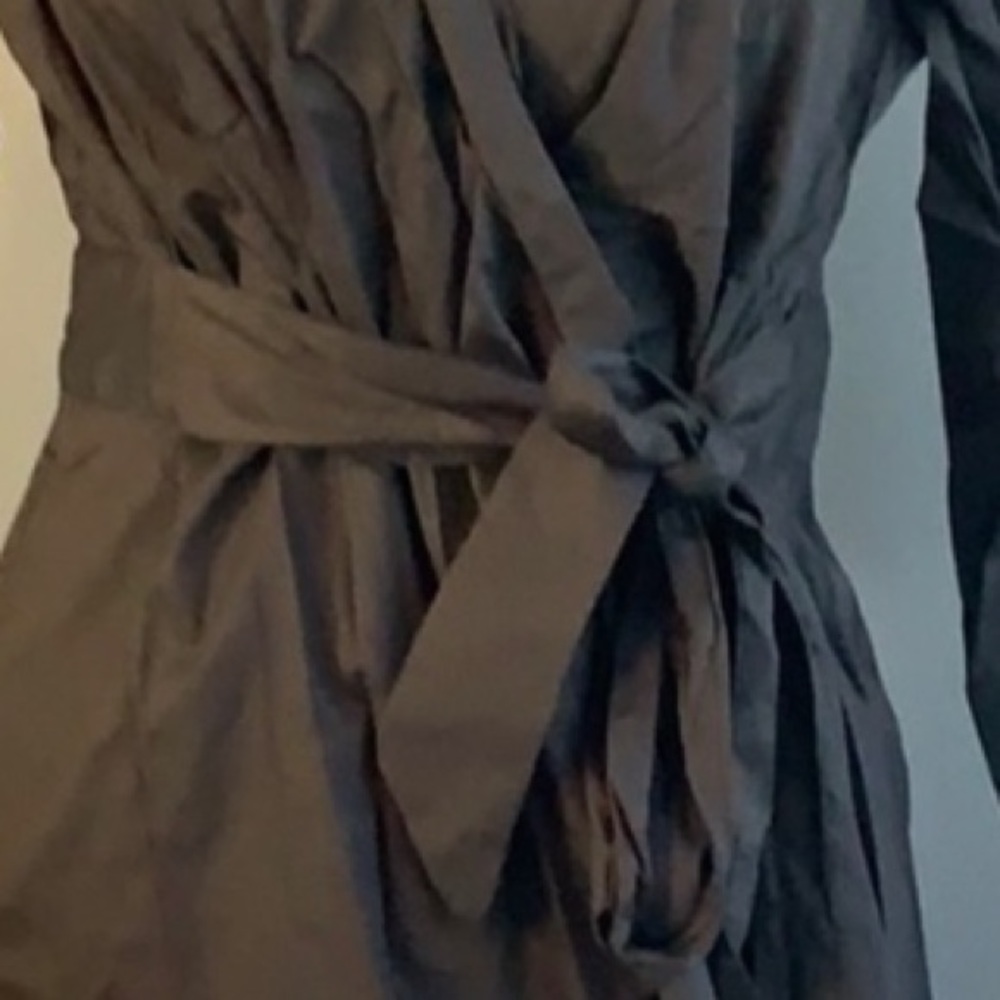 BLACK PEPLUM HIGH-LOW BELTED TIE TOP - Picture 5 of 11